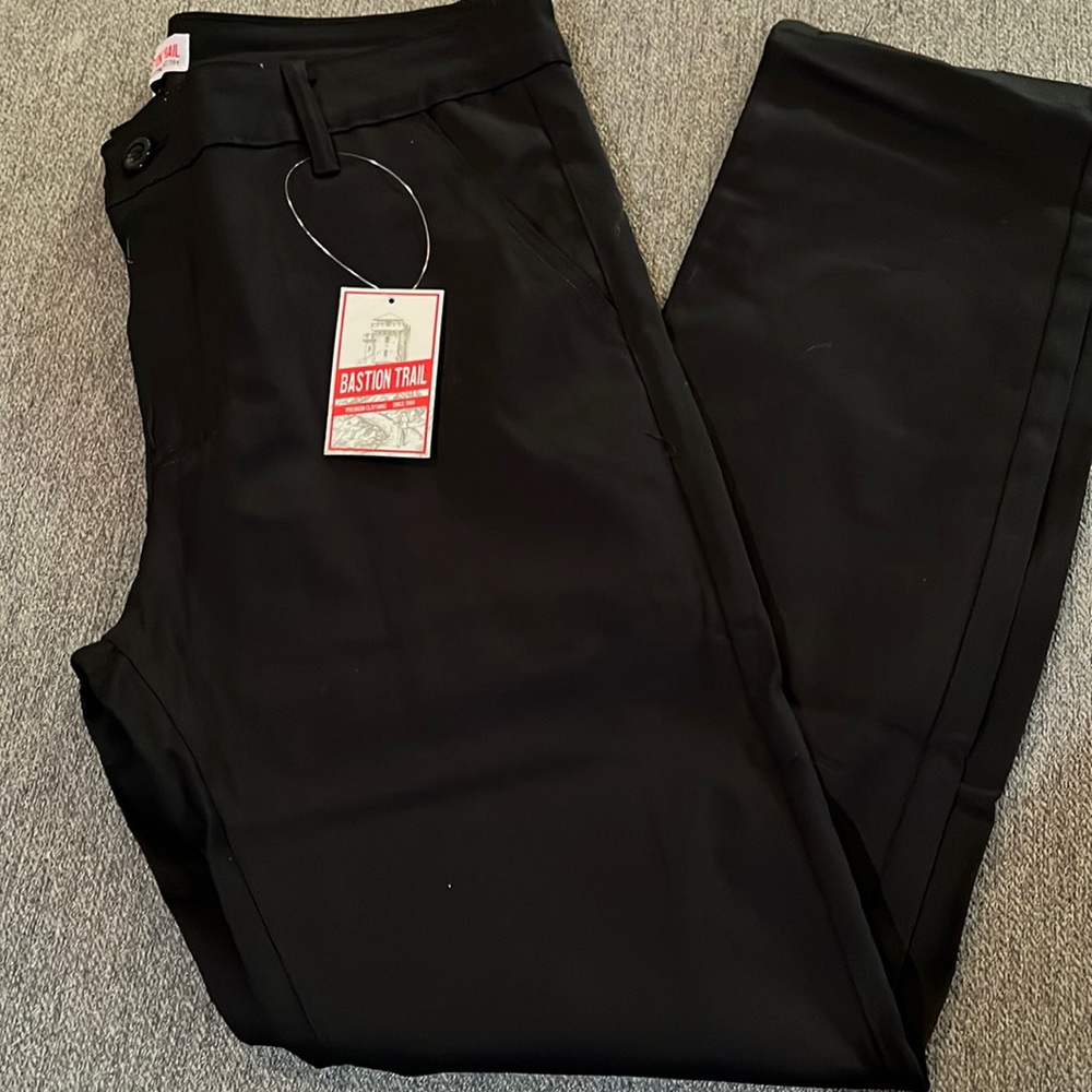 Men’s chino pants, size 34x31 slim fit. New with tags.